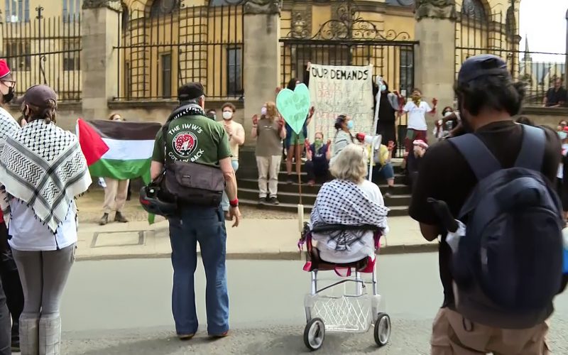 سكان ينضمون إلى الاحتجاج الطلابي الداعم لغزة في جامعة أكسفورد البريطانية | التقارير الإخبارية – البوكس نيوز