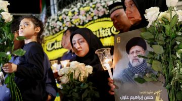 إيران تتشح بالسواد بعد رحيل رئيسها وتبدأ فترة انتقالية | أخبار – البوكس نيوز