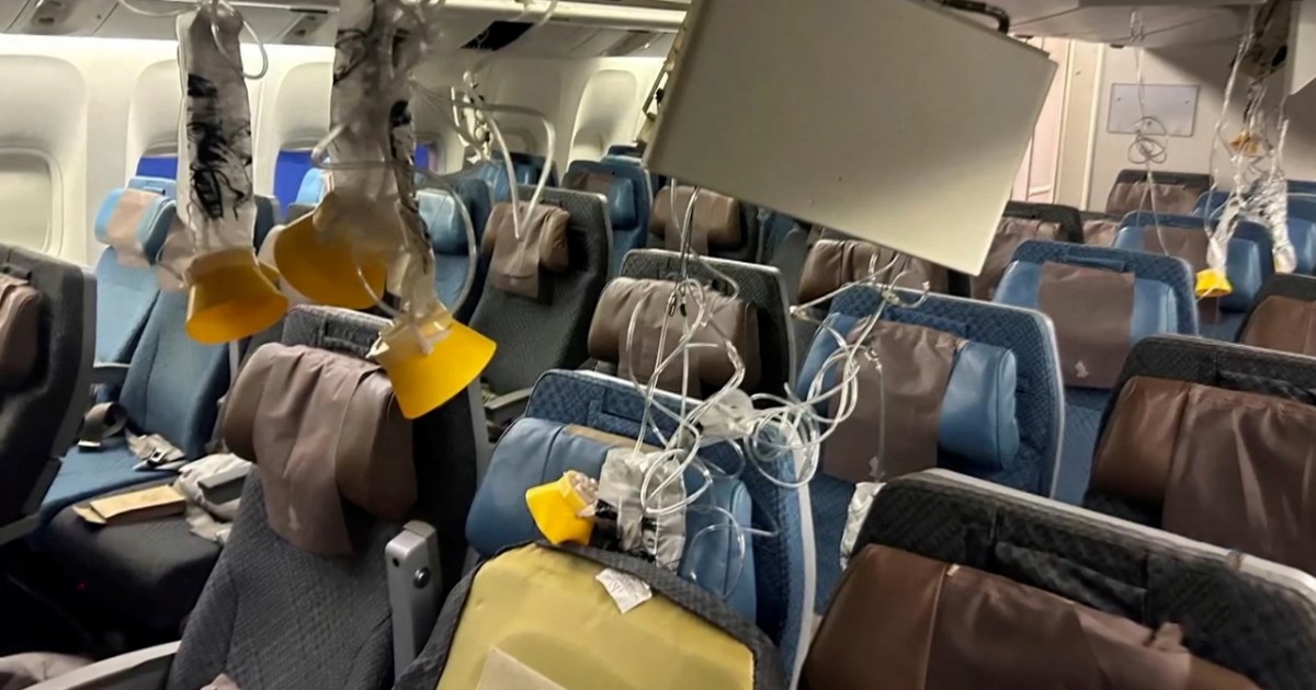 وفاة مسافر على متن طائرة سنغافورية بسبب مطبات هوائية يثير جدلا على المنصات | البرامج – البوكس نيوز