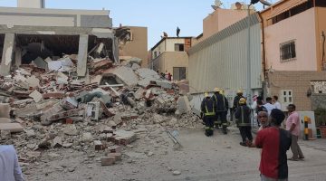 يحدث الآن.. الدفاع المدني بجدة يباشر انهيار مبنى سكني بحي الفيصلية