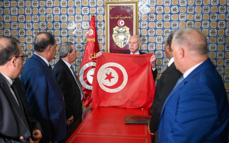 واقعة حجب العلم التونسي تصنع الحدث في تونس | أخبار – البوكس نيوز