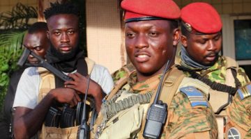 بوركينا فاسو تمدد حكم المجلس العسكري “الانتقالي” 5 سنوات | أخبار – البوكس نيوز