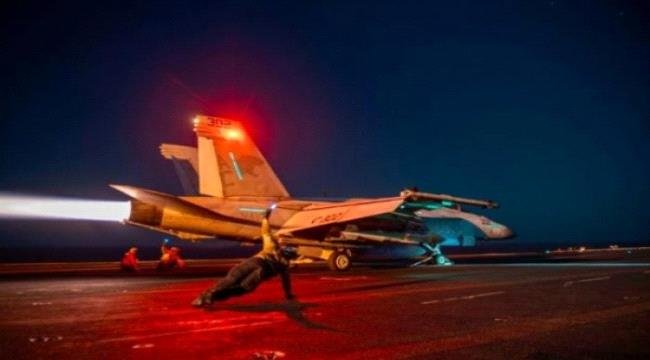 .. الطيران الأمريكي يقصف مخزن سلاح لميليشيا الحوثي في الحديدة اليمنية