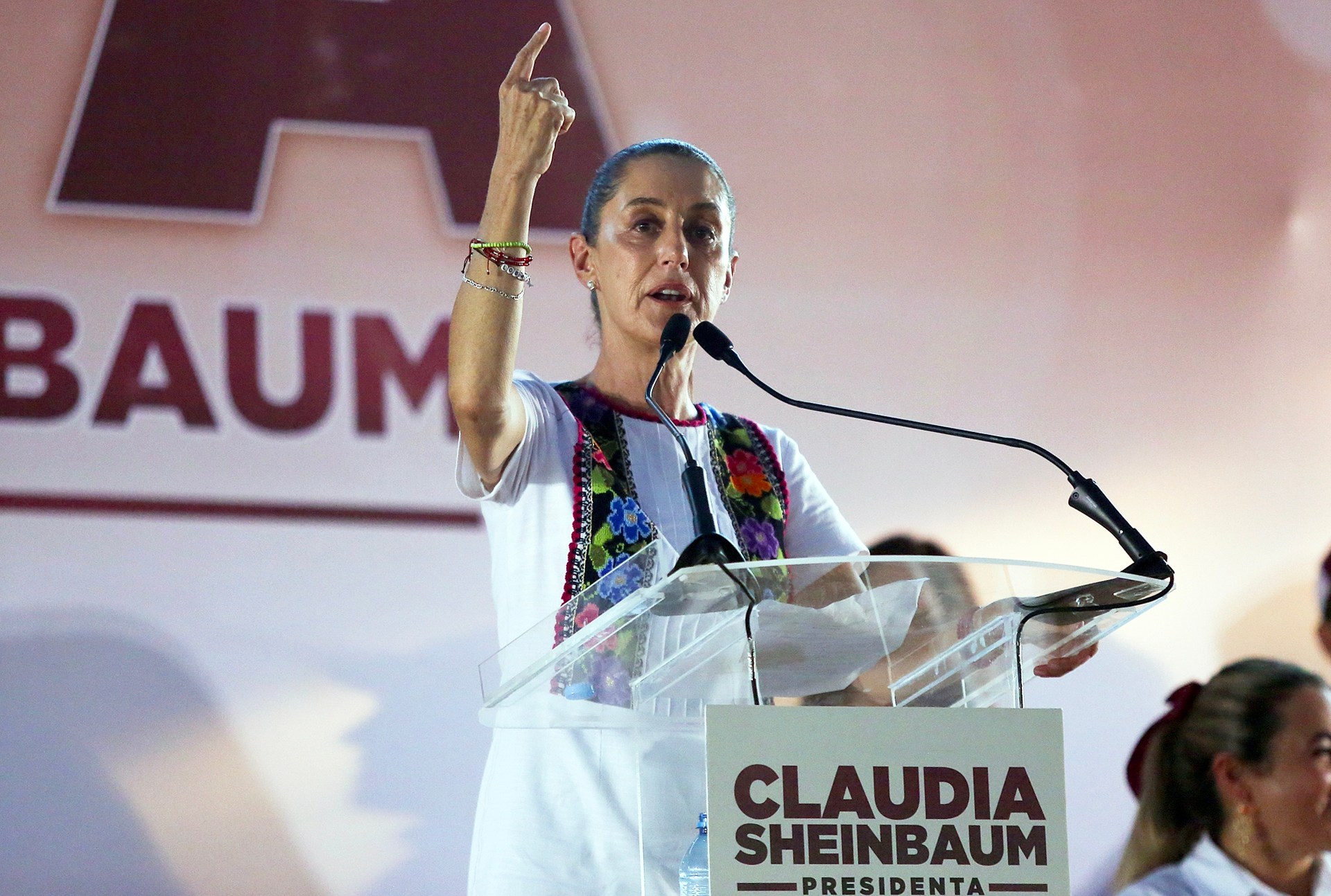 فوز كبير لكلاوديا شينباوم لتصبح أول رئيسة للمكسيك | أخبار – البوكس نيوز