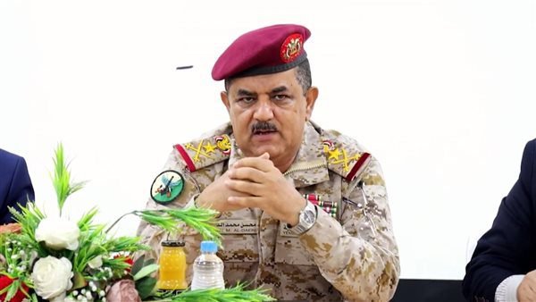 لا خلافات بين التشكيلات العسكرية للشرعية ولا سلام إلا بهزيمة الحوثي