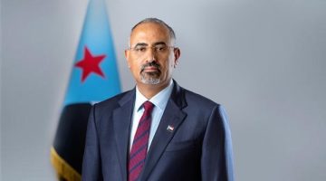 الرئيس الزُبيدي يُعزّي بوفاة المناضل أحمد سعيد مقبل