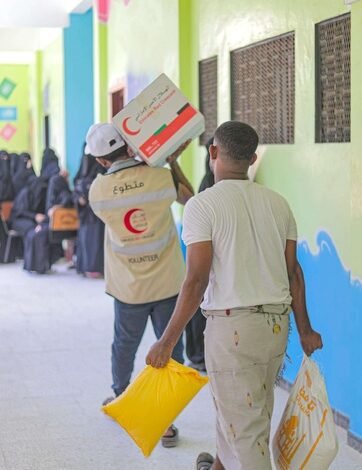 أكثر من 8500 فردا يستفيدون من مساعدات هيئة الهلال الأحمر الإماراتي الغذائية والإغاثية بمحافظة حضرموت
