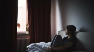 دراسة: الشعور بالوحدة يزيد خطر الإصابة بالسكتة الدماغية