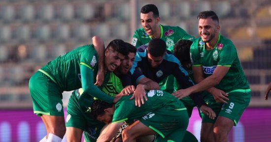 رياضة – الرجاء يتوج بلقب الدوري المغربي بعد موسم بلا هزيمة