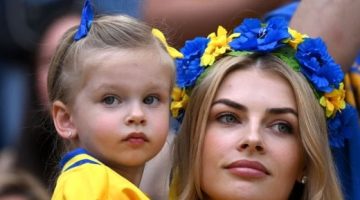 رياضة – زوجة زينتشينكو تدعمه في مباراة أوكرانيا ضد رومانيا في يورو 2024