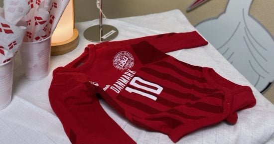 رياضة – ألمانيا ضد الدنمارك.. قميص كريستيان إريكسن هدية لكل مولود اليوم