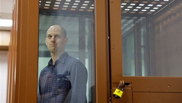 بتهمة التجسس..روسيا تبدأ محاكمة صحافي أمريكي