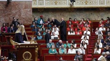 احتفاء برفع علم فلسطين داخل البرلمان الفرنسي للمرة الثانية | أخبار – البوكس نيوز
