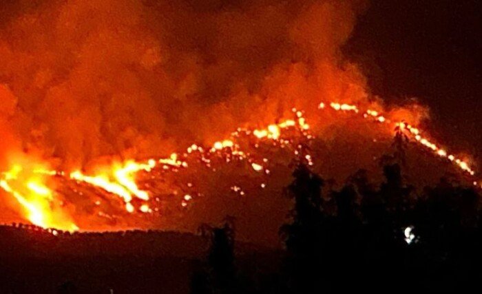 الدفاع المدني اللبناني: حريق ضخم في منطقة حبيس الفرزل بالبقاع