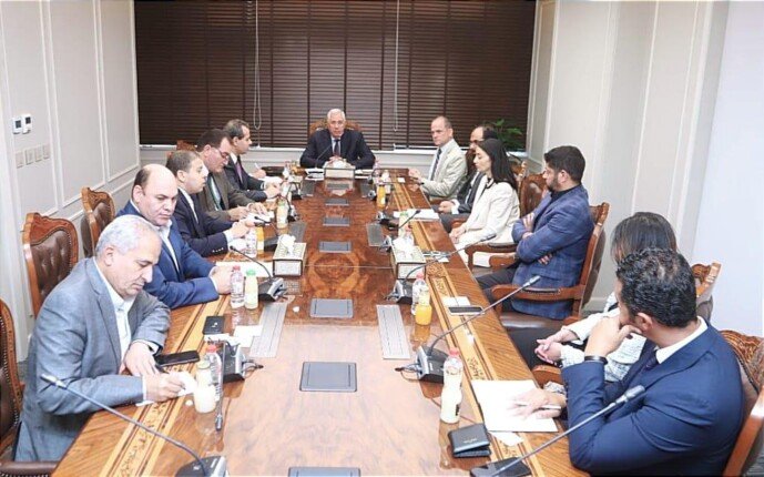 وزير الزراعة يبحث مع شركة «كرافت هاينز» العالمية زيادة استثماراتها في مصر