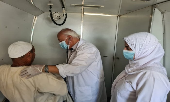 الكشف على ١٠٨٩ مواطن خلال قافلة طبية مجانية في أبوحمص بالبحيرة