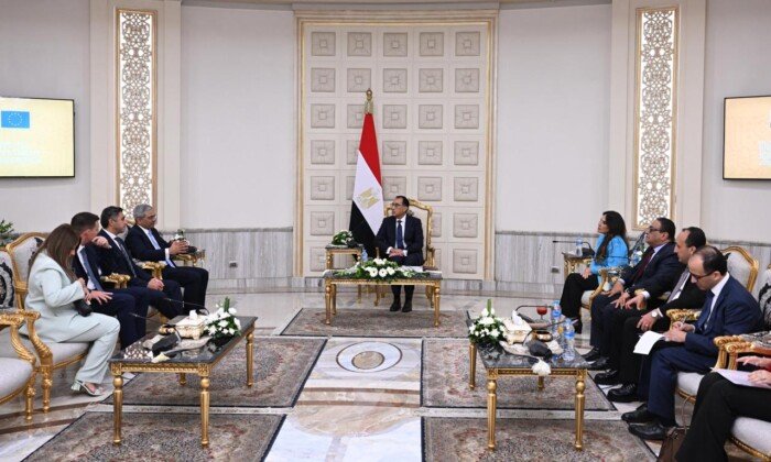رئيس الوزراء: شركة «شنايدر إليكتريك» تعد شريكا مهما للحكومة المصرية