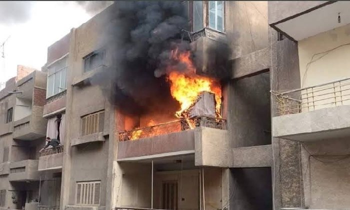 اندلاع حريق داخل شقة سكنية بالمرج.. والنيابة تحقق