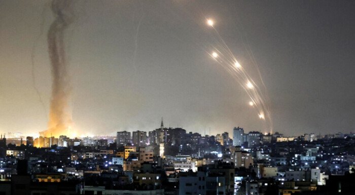 عاجل| انفجارات وصفارات الإنذار تدوي شمالي الأراضي الفلسطينية المحتلة