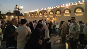 توافد المصلين على مسجد عمرو بن العاص لأداء صلاة عيد الأضحى المبارك