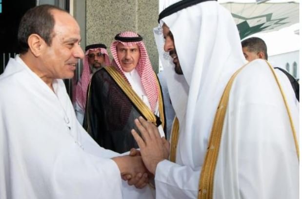 الرئيس السيسي يصل مطار الملك عبد العزيز الدولي لـ أداء مناسك الحج