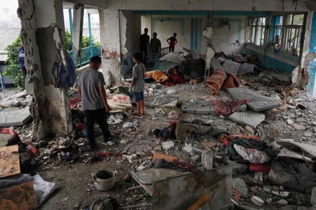 37 شهيدا على الأقل بضربة إسرائيلية على مدرسة للأونروا في غزة