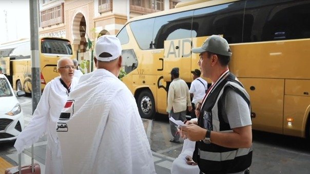 وزارة الداخلية تواصل تفويج حجاج القرعة من المدينة المنورة إلى مكة المكرمة