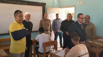 محافظ شمال سيناء يتفقد امتحانات الثانوية الأزهرية بمعاهد العريش (صور)