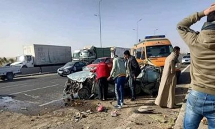 إصابة 15 شخصًا في حادث تصادم سيارتين أعلى طريق مصر الإسكندرية الصحراوي