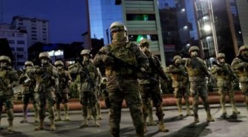 رئيس بوليفيا يندد بتعبئة «غير نظامية» لوحدات بالجيش