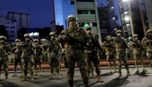 رئيس بوليفيا يندد بتعبئة «غير نظامية» لوحدات بالجيش