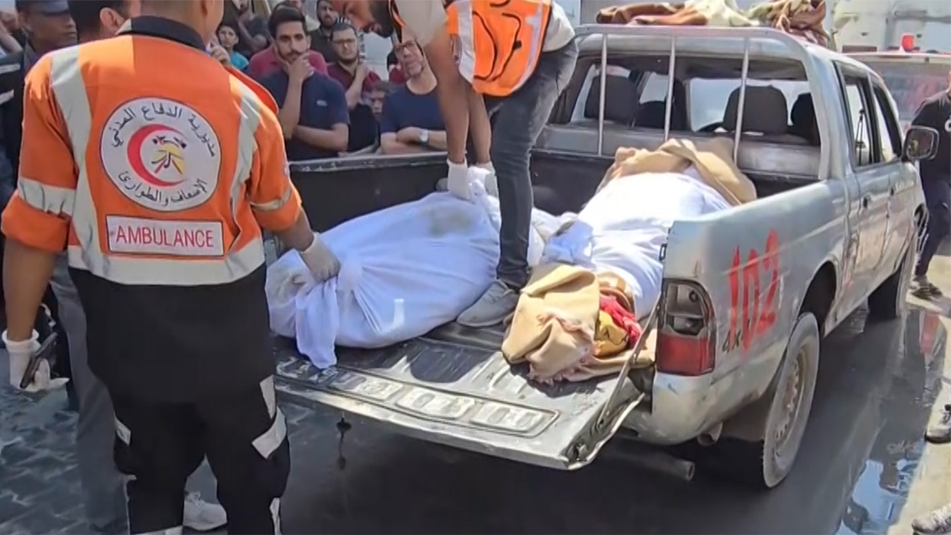 انتشال جثامين عشرات الشهداء من جباليا بعد انسحاب قوات الاحتلال | التقارير الإخبارية – البوكس نيوز