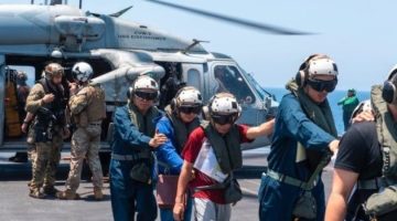 إعادة طاقم السفينة “توتور” الفلبيني إلى بلده بعد هجوم الحوثيين