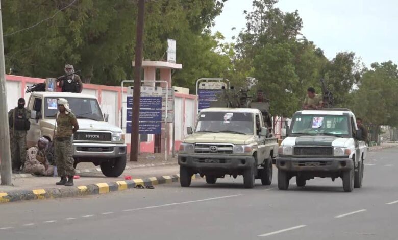 الأجهزة الأمنية تضبط متهمين بجريمة اطلاق نار ومقاومة السلطات في محافظة أبين 