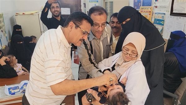 الداؤودي والبيشي يتفقدان سير حملة التحصين ضد شلل الأطفال في مديرية المنصورة