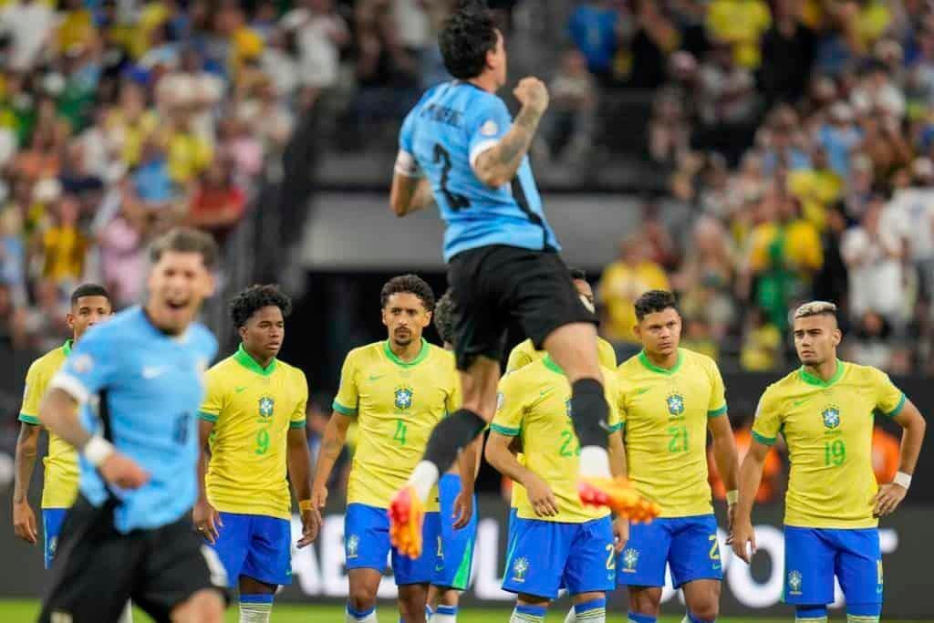 منتخب الأوروغواي.. يهزم البرازيل ويبلغ نصف نهائي كوبا أمريكا