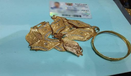بـقيمة 14 ألف ريال سعودي و 600 دولار.. القبض على متهمين بسرقة مجوهرات في كريتر