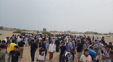 المئات يشاركون في تشييع رجل الاعمال انجل الشعيبي في العاصمة عدن