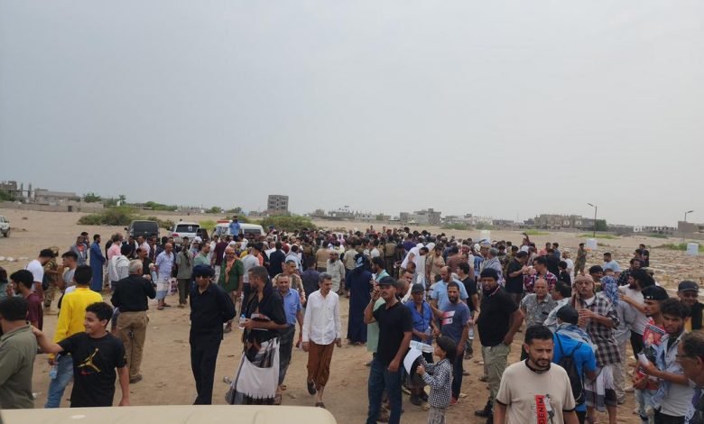 المئات يشاركون في تشييع رجل الاعمال انجل الشعيبي في العاصمة عدن