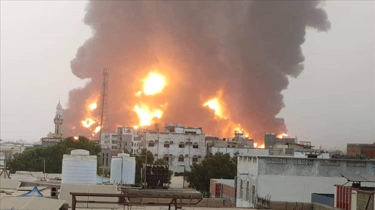 صور – القصف الإسرائيلي على مواقع الحوثيين بالحديدة
