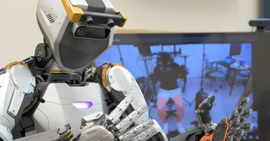 تكنولوجيا  – باحثون صينيون يطورون نظاما ذكيا يتيح للروبوتات القيام بوظائف شبيهة للعقل