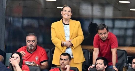 رياضة – البرتغال ضد سلوفينيا.. والدة كريستيانو رونالدو تدعم الدون من ملعب المباراة