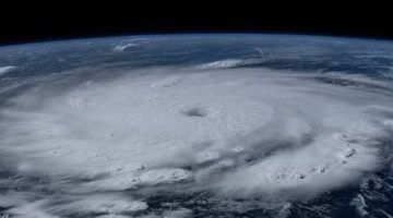 تكنولوجيا  – أحد رواد ناسا يلتقط صورا من الفضاء لإعصار بيريل