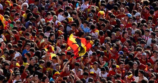 رياضة – شاهد مسيرة منتخب إسبانيا فى شوارع مدريد قبل انطلاق حفل التتويج