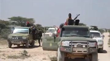 الجيش الصومالي يعلن تدمير قواعد لحركة “الشباب” الإرهابية