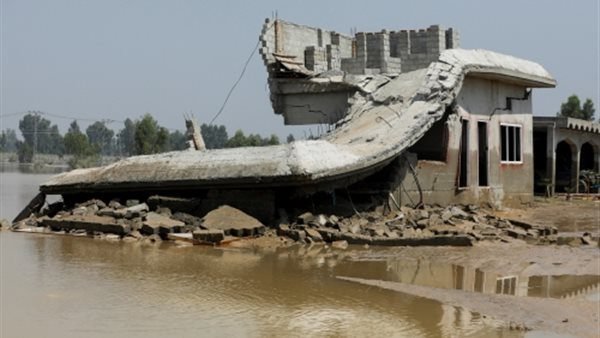 مقتل وإصابة نحو 400 شخص في عاصفة مدمرة بأفغانستان