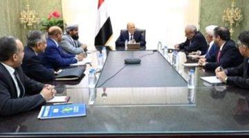 مجلس القيادة يعقد اجتماعًا طارئًا لمناقشة الأوضاع المعيشية والتهديدات الحوثية