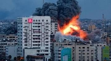 عشرات الشهداء والجرحى في قصف إسرائيلي على النصيرات وغزة