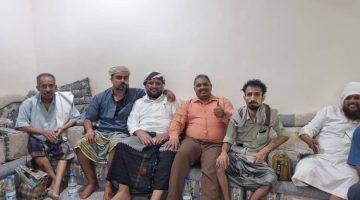جلسة أخوية بين القائد نبيل المشوشي وأبناء العقارب في العاصمة عدن 