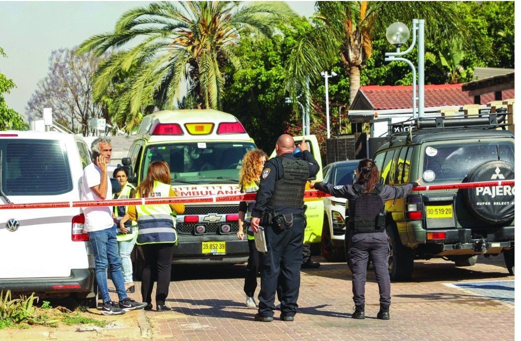 إصابة 4 جنود بعملية دهس قرب تل أبيب